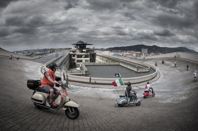 vespa club ivrea al circuito del lingotto torino